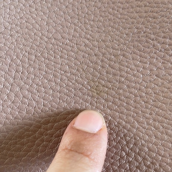 Guess Pink Zippered Laptop Case 14x9.5” - Picture 7 of 7